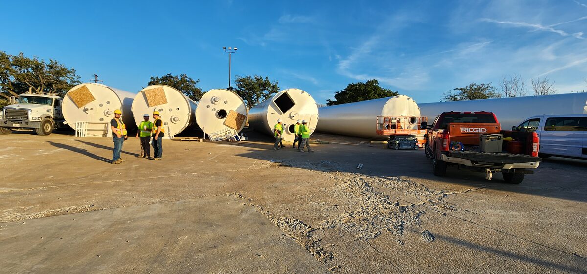 Bulk unloading and storage system