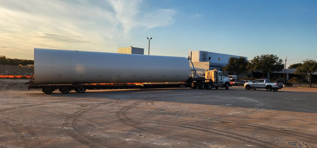 Bulk unloading and storage system
