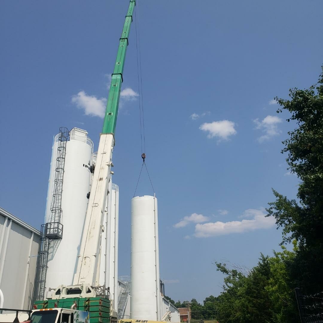 Bulk unloading and storage system