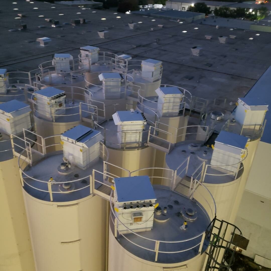 Bulk unloading and storage system