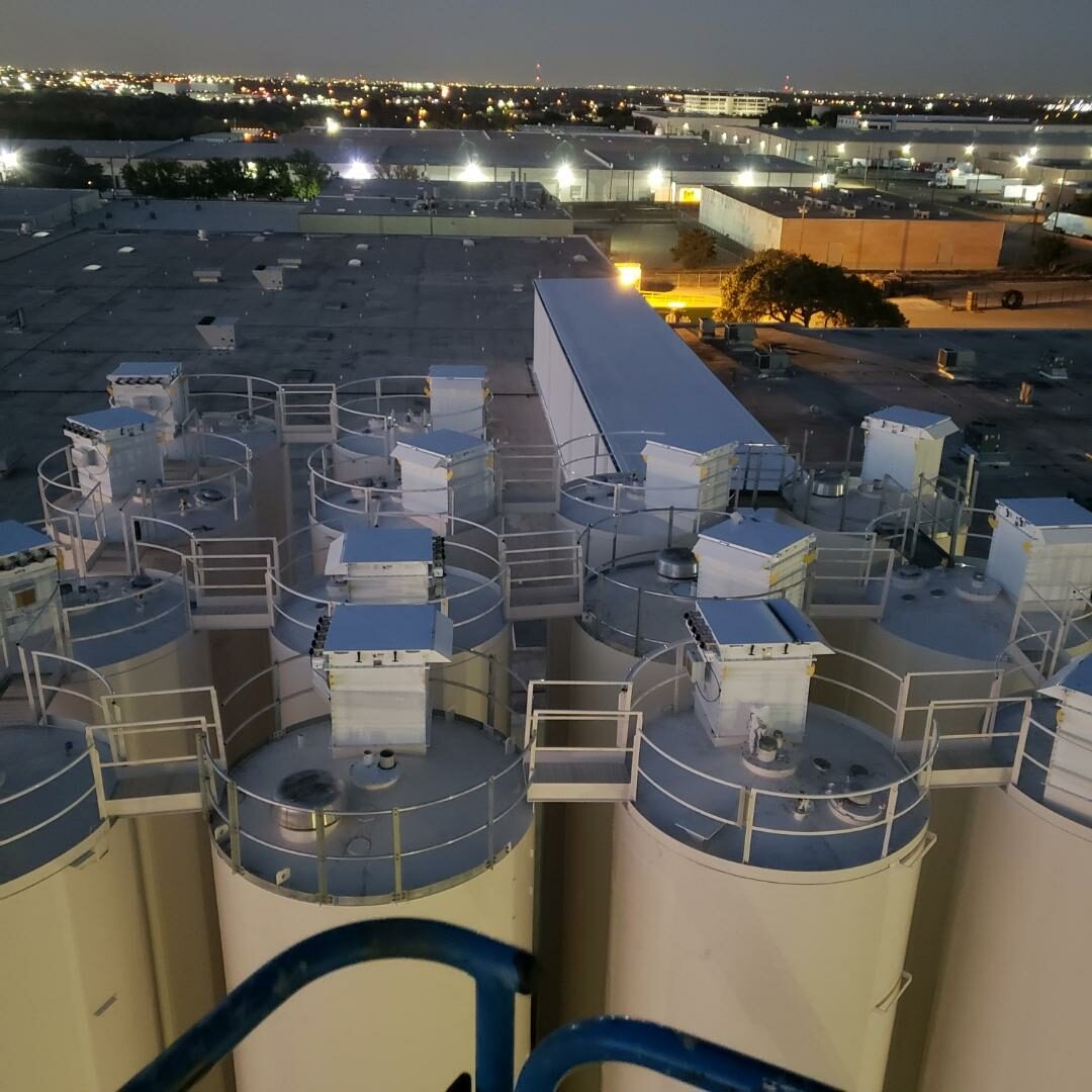 Bulk unloading and storage system